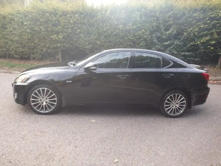Lexus Is 2010 photo 4