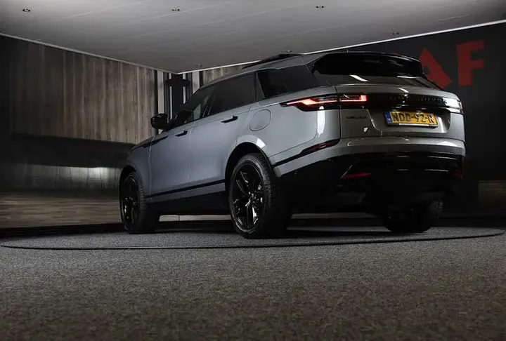 Land Rover Range Rover Velar 2025 photo 3