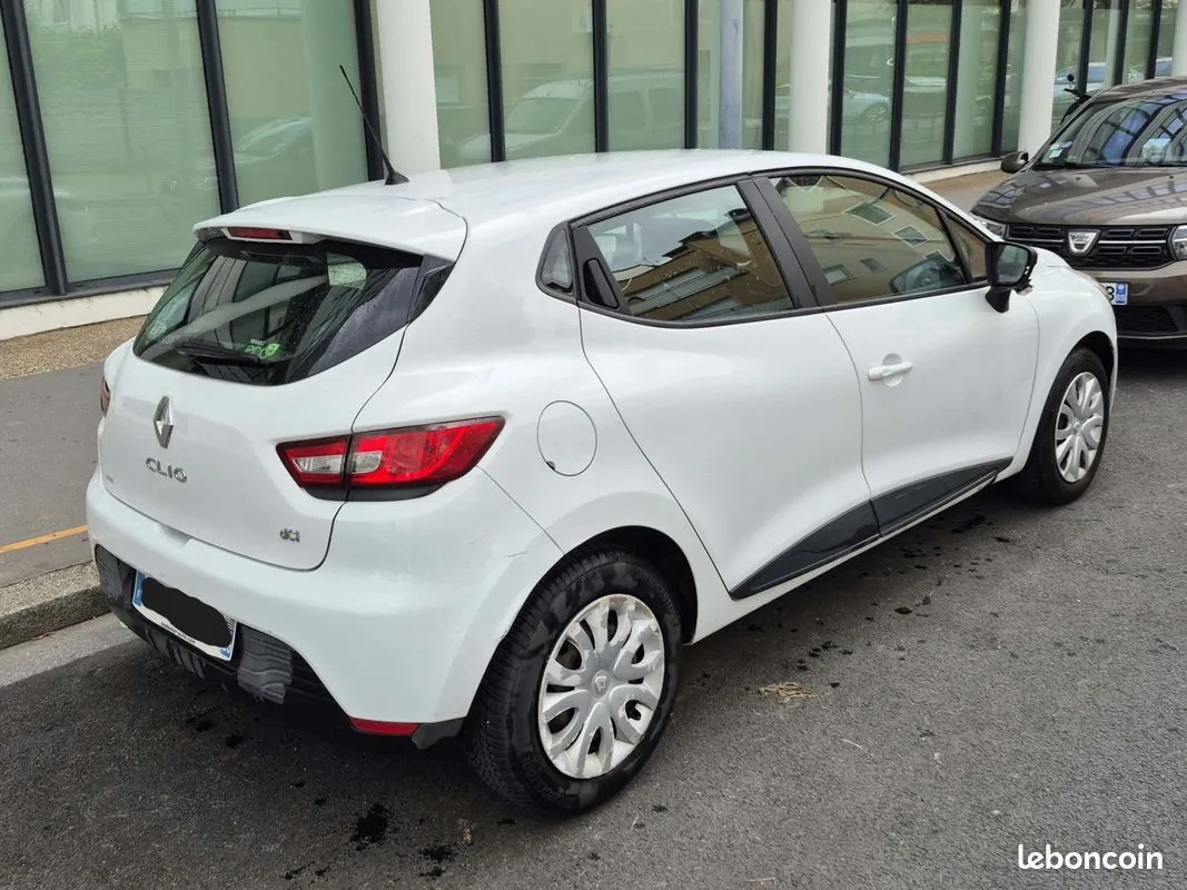 Renault Clio 2013 photo 2