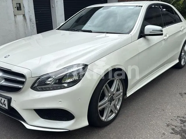 Mercedes-Benz E300 2013 photo 2