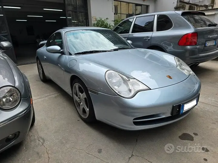 Porsche 911 Carrera 4
