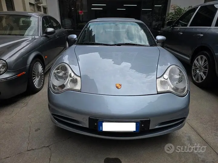 Porsche 911 Carrera 4 2003 photo 2