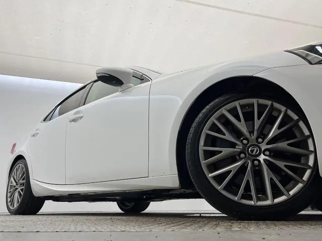 Lexus Is200 2017 photo 4