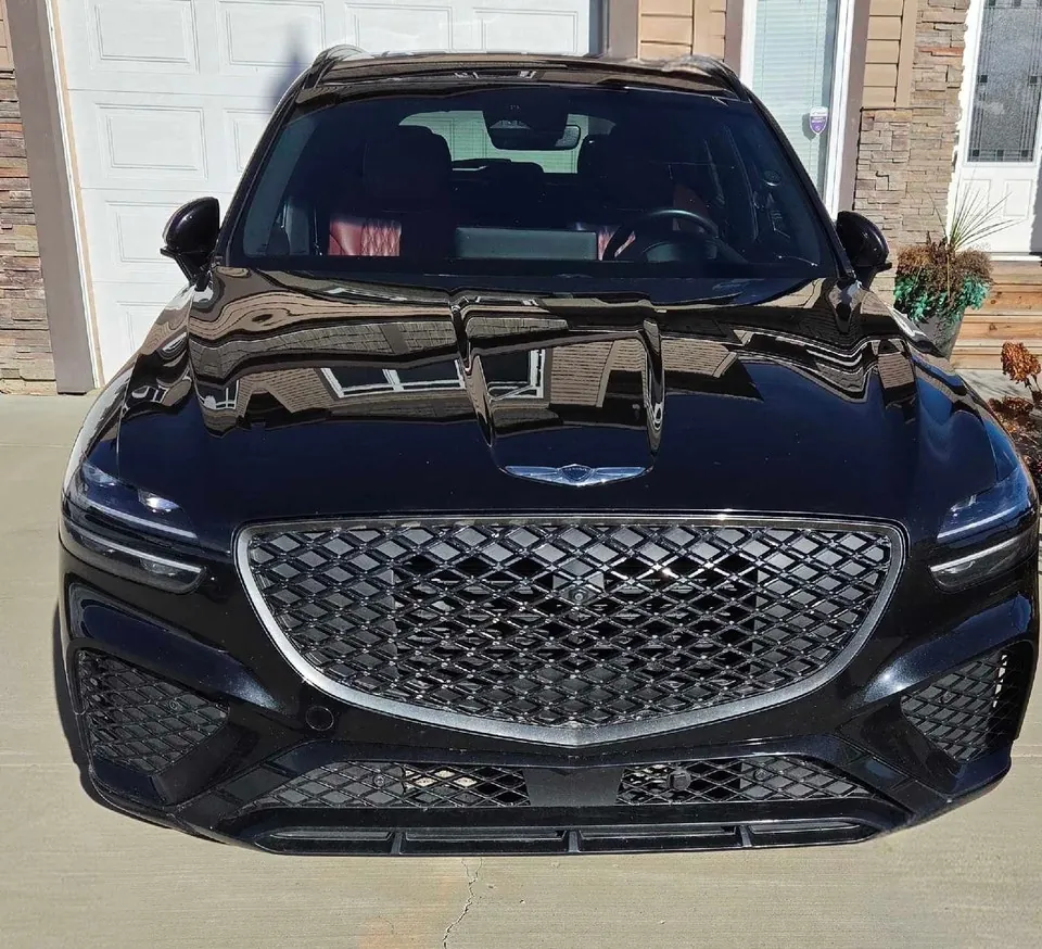 Genesis Gv70