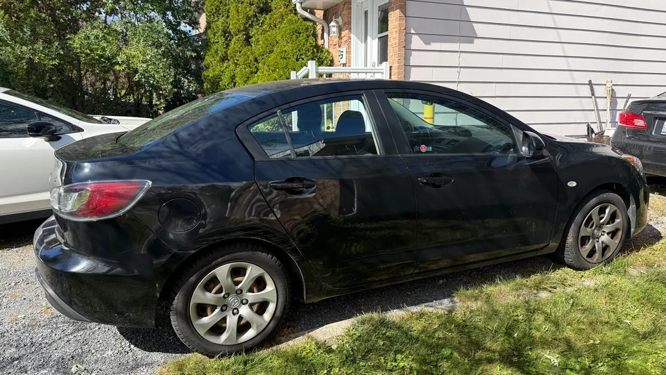 Mazda 3 2013 photo 2