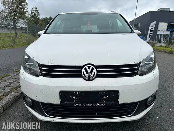 Volkswagen Touran 2013 photo 2