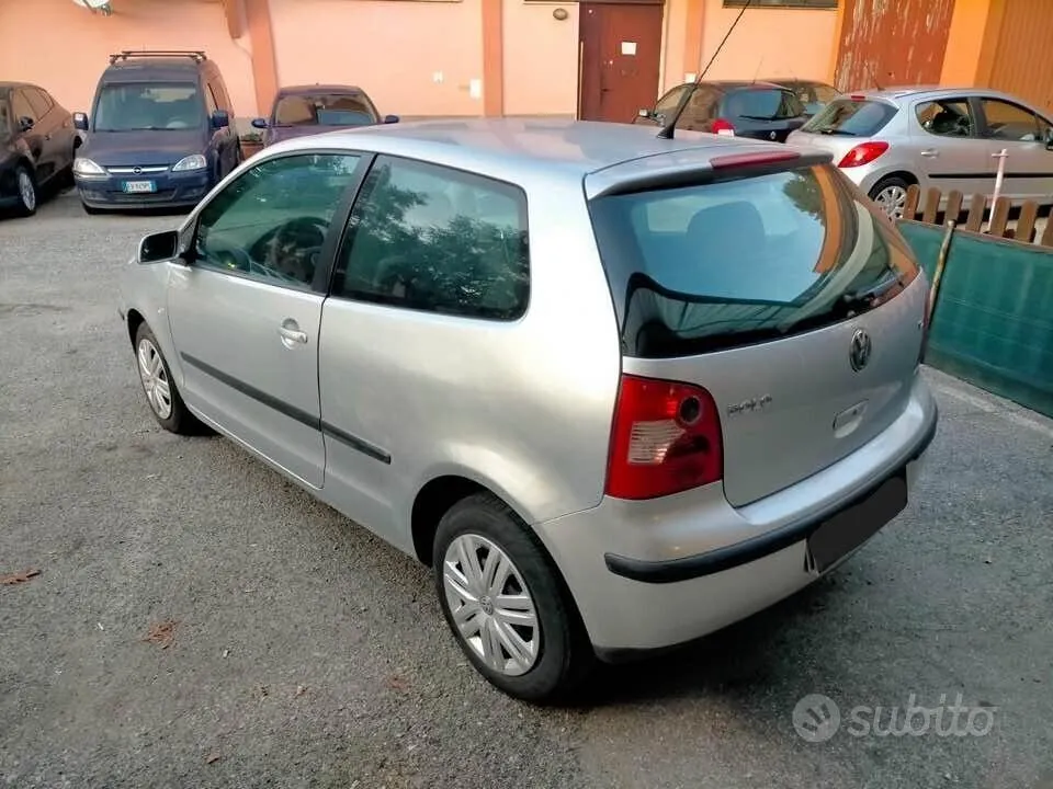 Volkswagen Polo 2004 photo 2