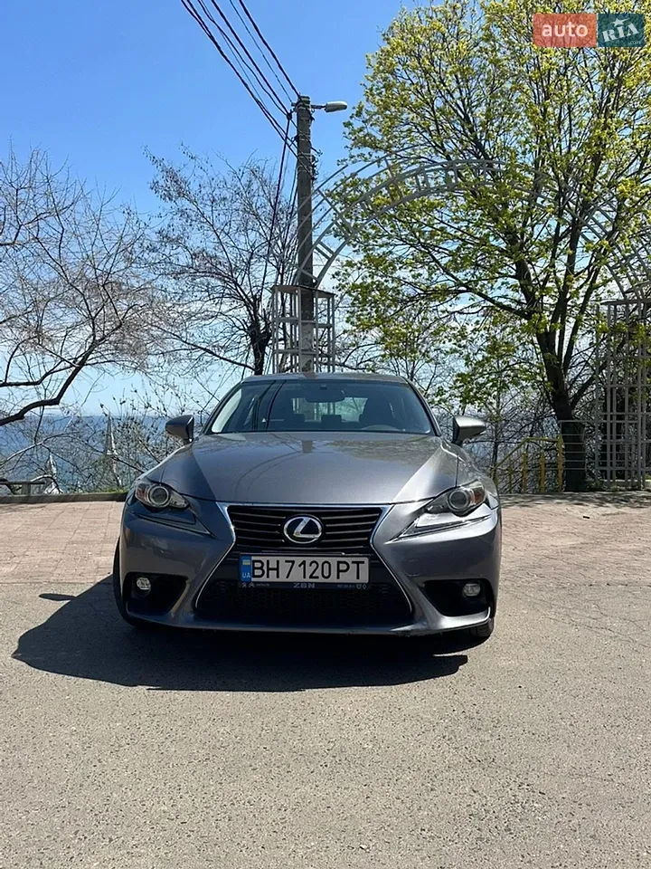 Lexus Is 2016 photo 3