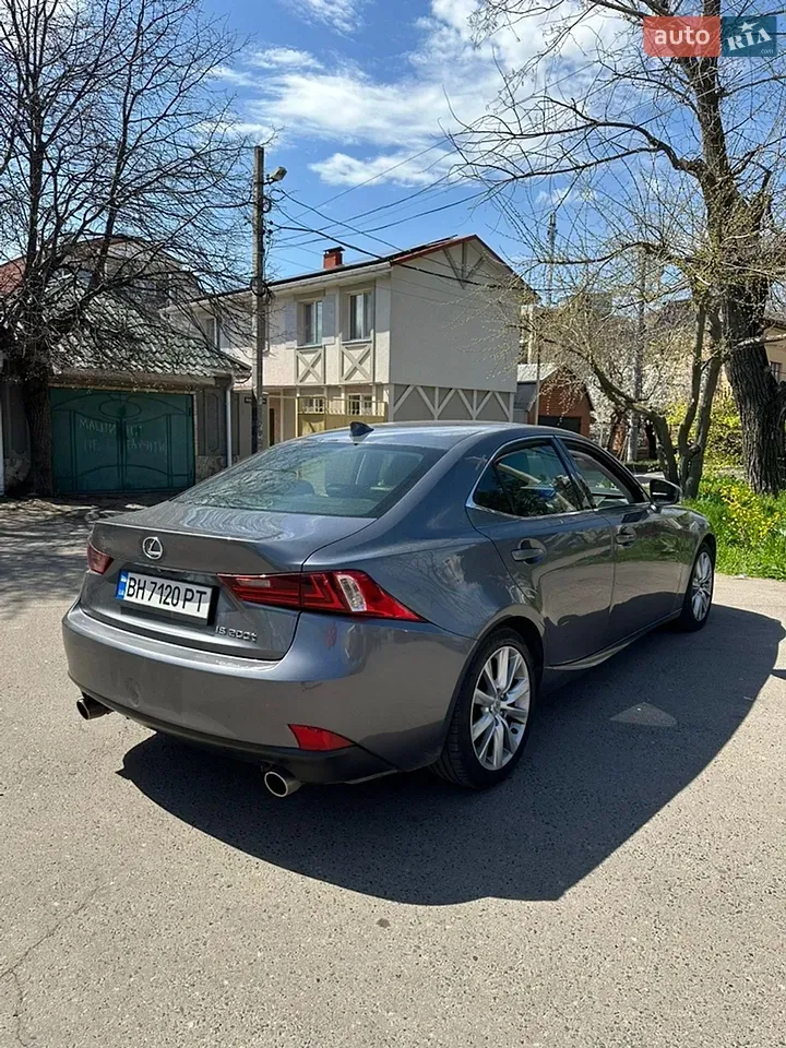 Lexus Is 2016 photo 5