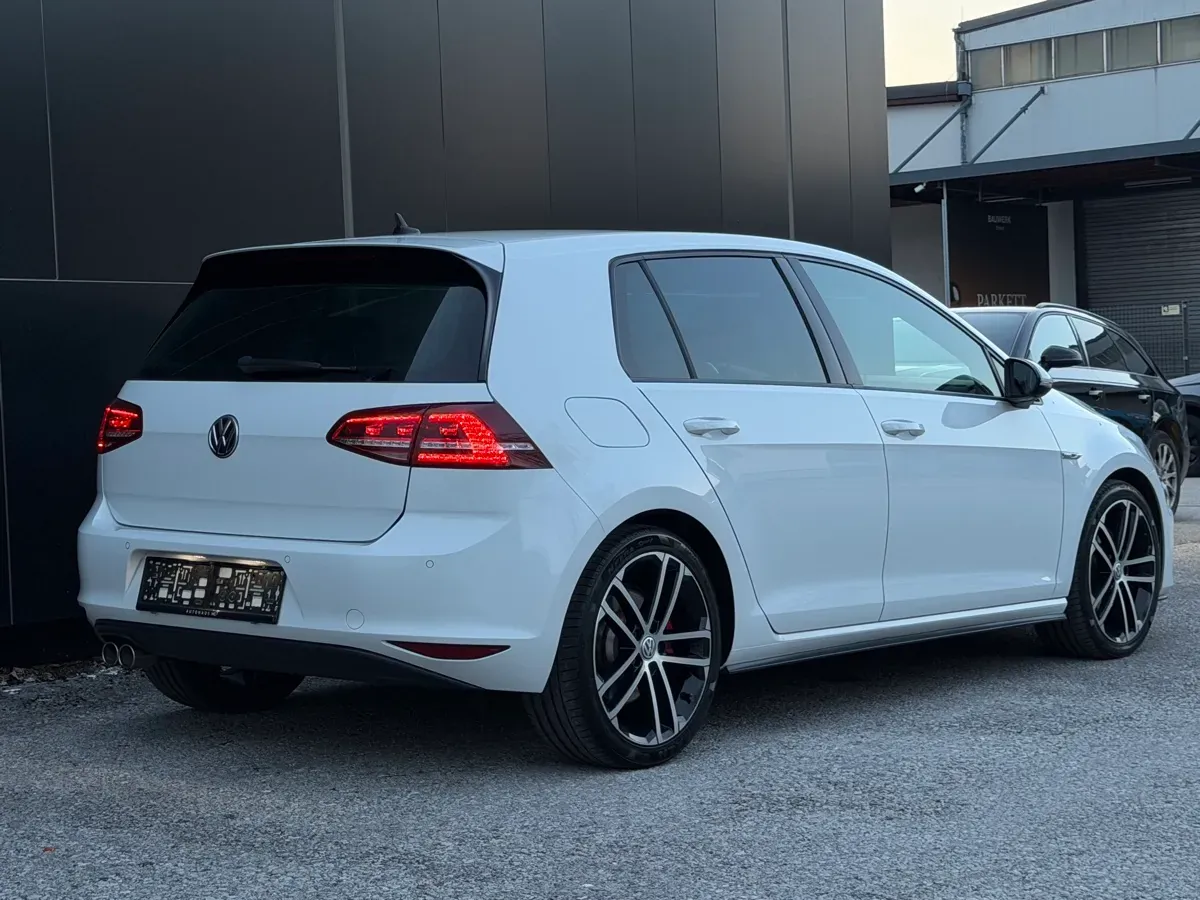 Volkswagen Golf 2016 photo 2