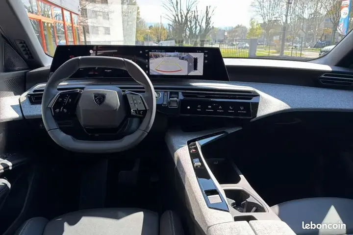 Peugeot 5008 2025 photo 3