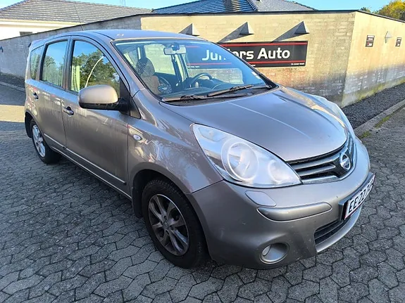 Nissan Note 2010 photo 2