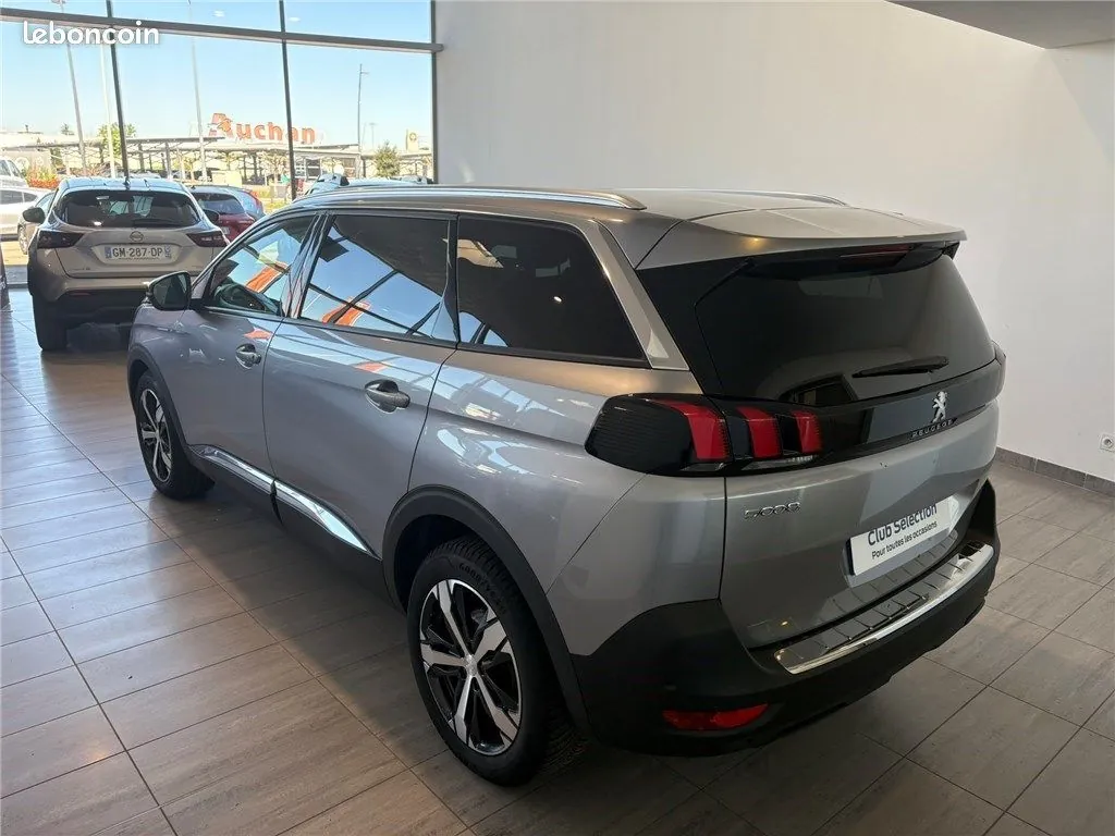 Peugeot 5008 2022 photo 3