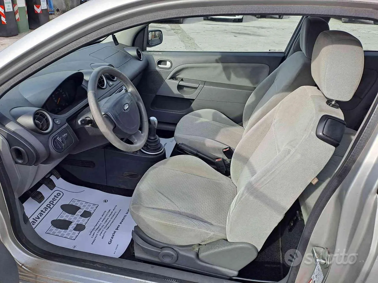 Ford Fiesta 2003 photo 3