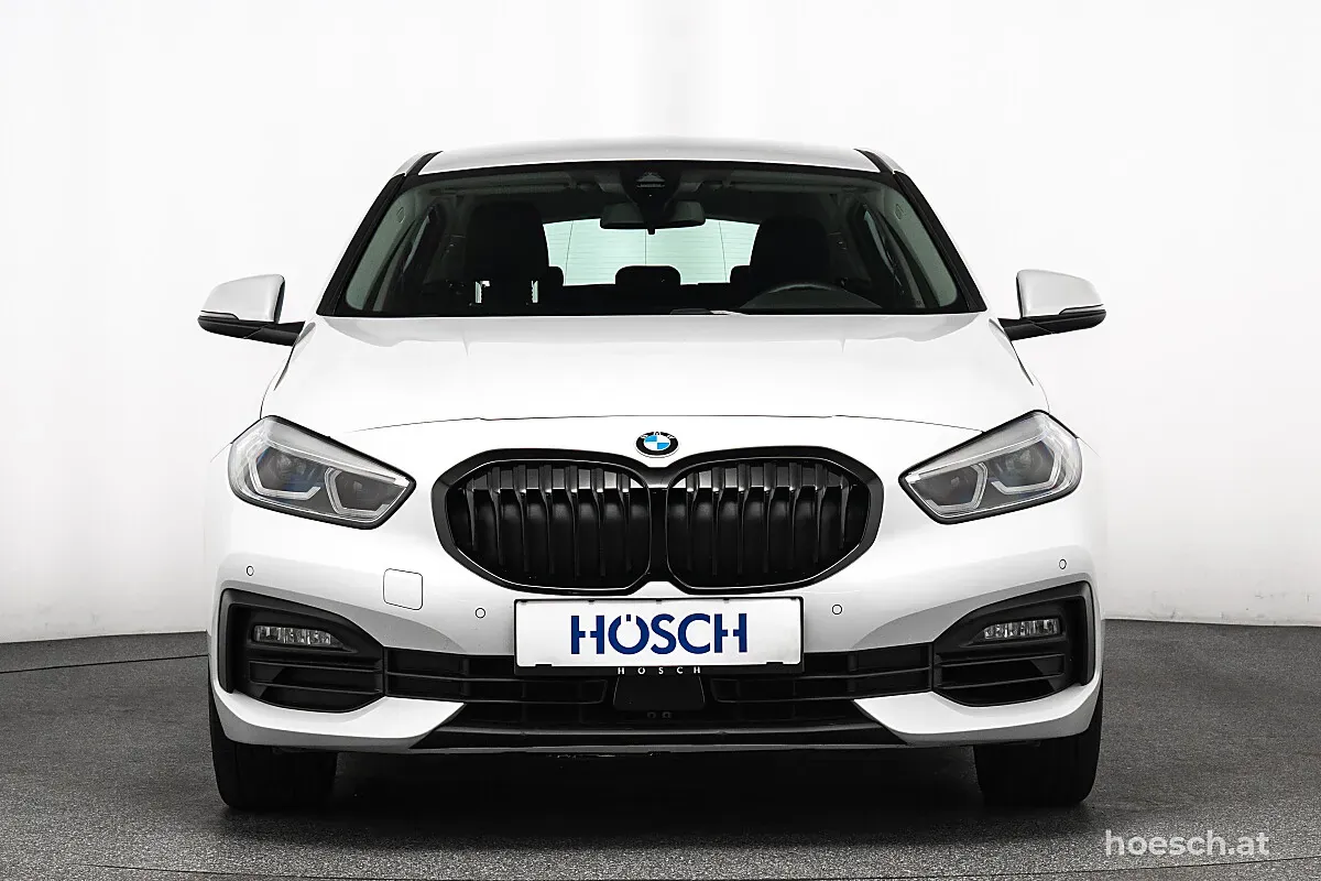 BMW 1 Series 2024 photo 2
