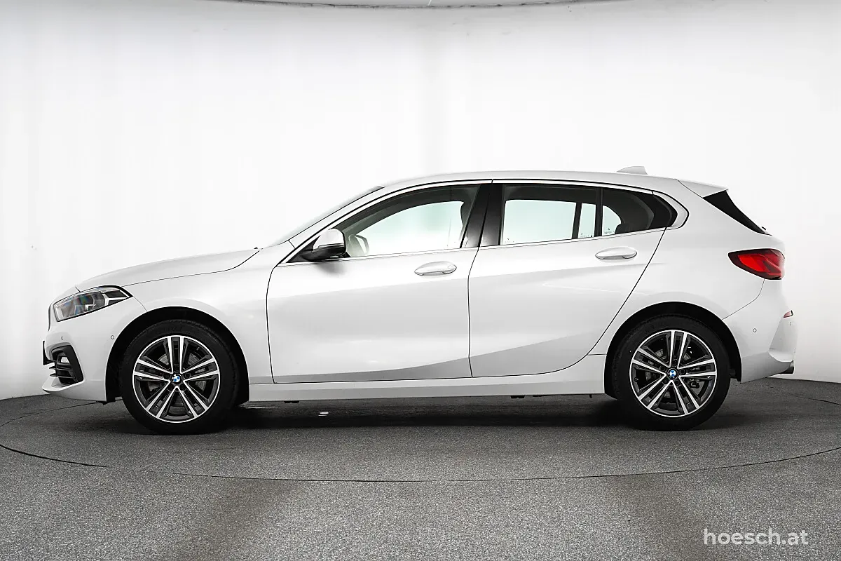 BMW 1 Series 2024 photo 3