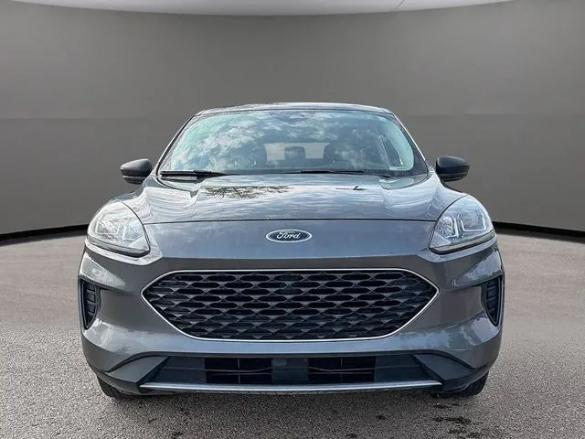 Ford Escape 2022 photo 3