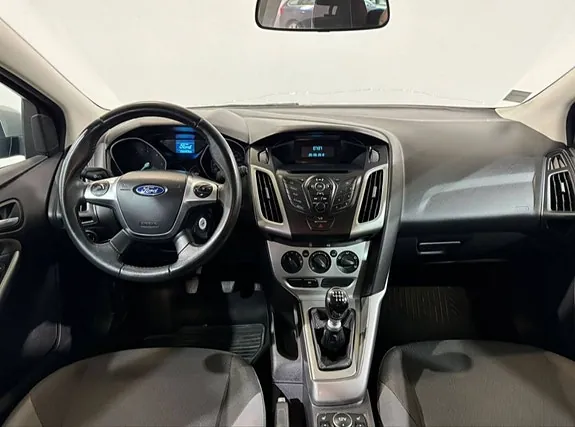 Ford Focus 2013 photo 3