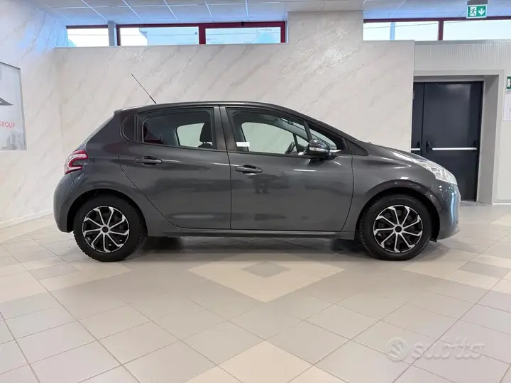 Peugeot 208 2014 photo 5