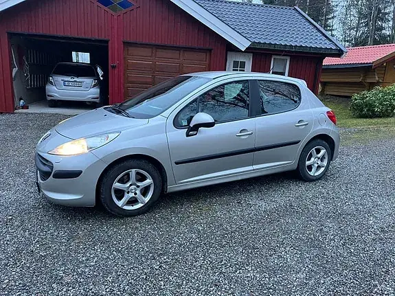 Peugeot 207 2008 photo 2