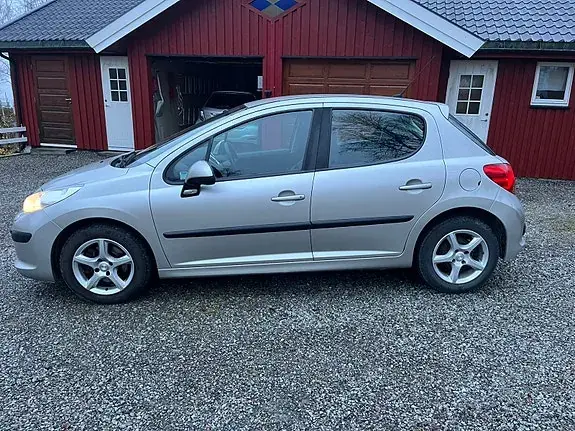 Peugeot 207 2008 photo 3