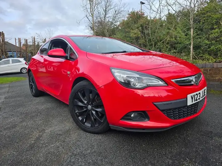 Vauxhall Astra 2013 photo 3