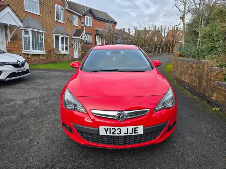 Vauxhall Astra 2013 photo 5