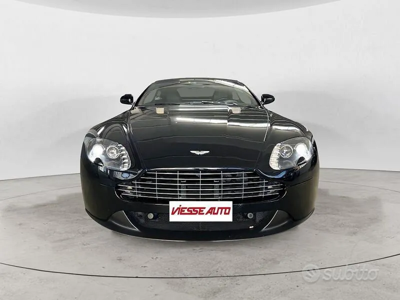 Aston Martin V8 Vantage 2012 photo 2
