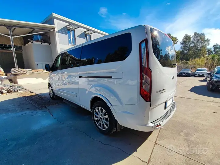 Ford Tourneo Custom 2023 photo 2
