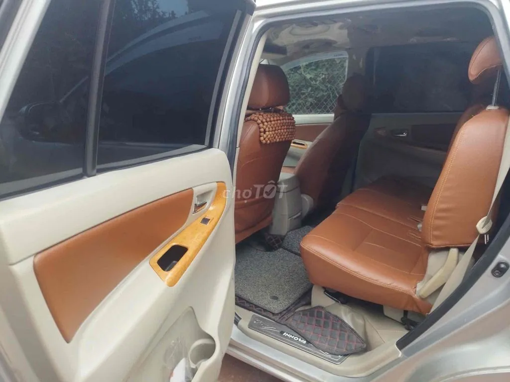 Toyota Innova 2010 photo 3