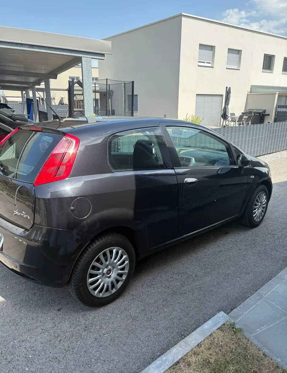 Fiat Punto 2009 photo 3
