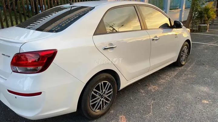 Kia Soluto 2024 photo 3