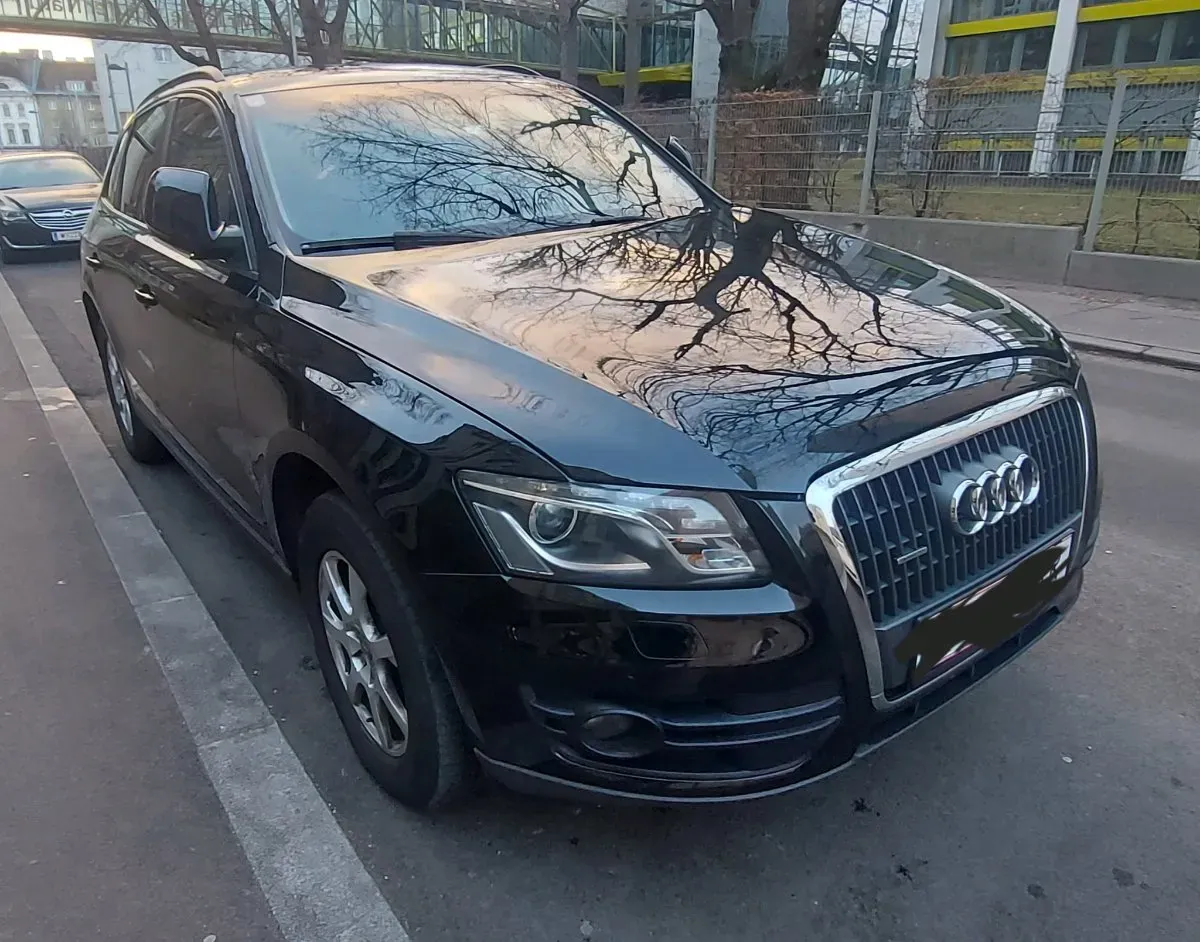 Audi Q5 2010 photo 2