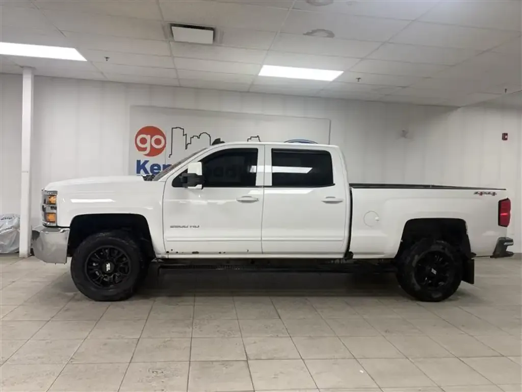 Chevrolet Silverado 2500 2017 photo 2