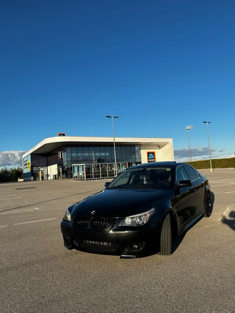BMW 5 Series 2008 photo 2