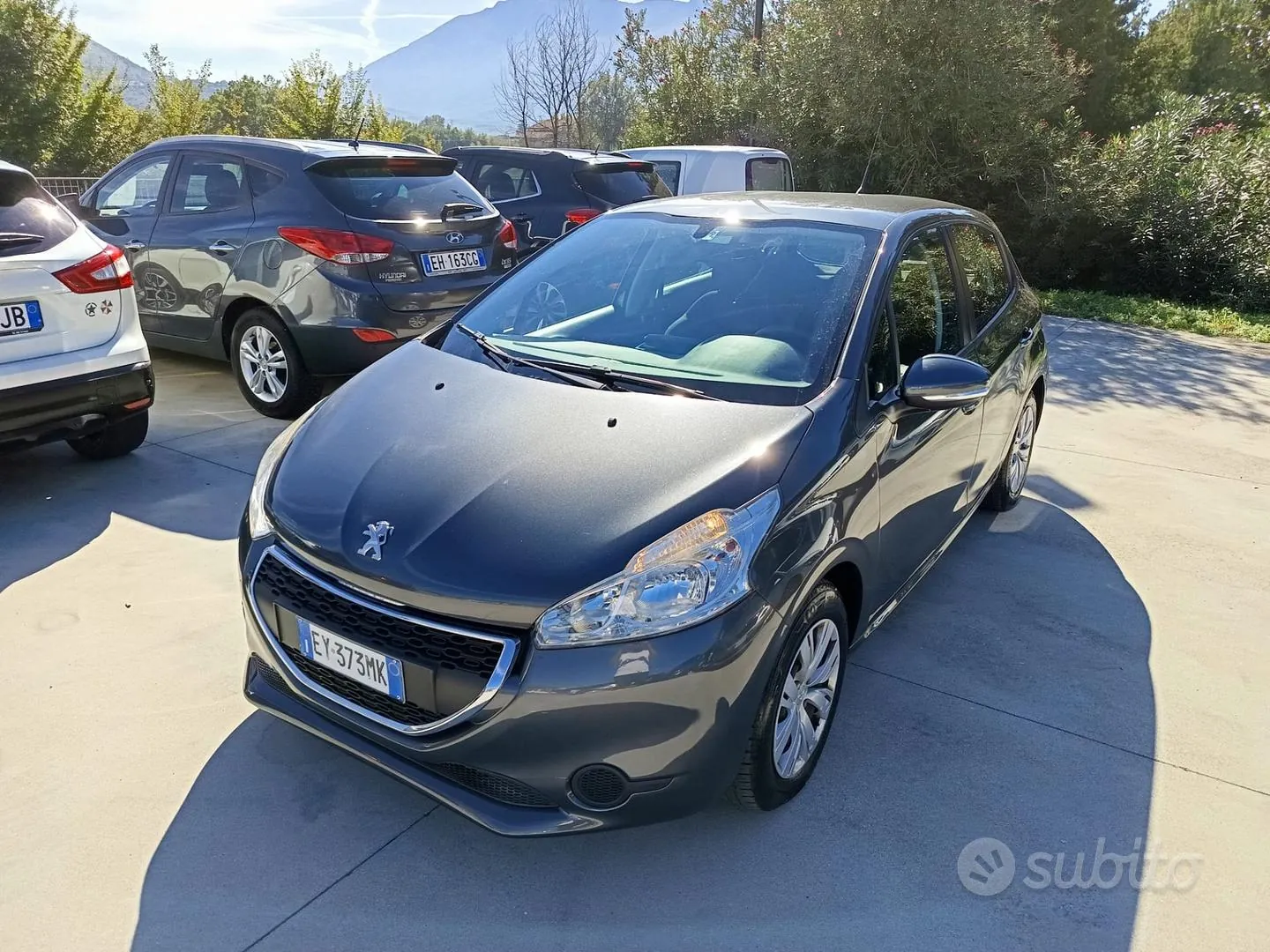 Peugeot 208 2015 photo 2