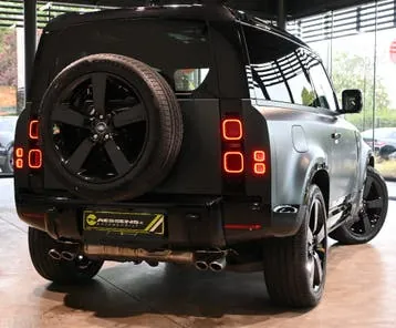 Land Rover Defender 2025 photo 2