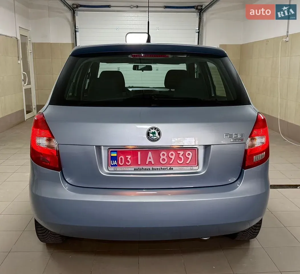 Skoda Fabia 2011 photo 4