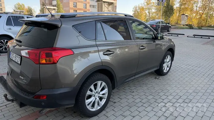 Toyota Rav4 2014 photo 4
