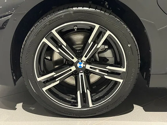BMW 330E 2026 photo 5
