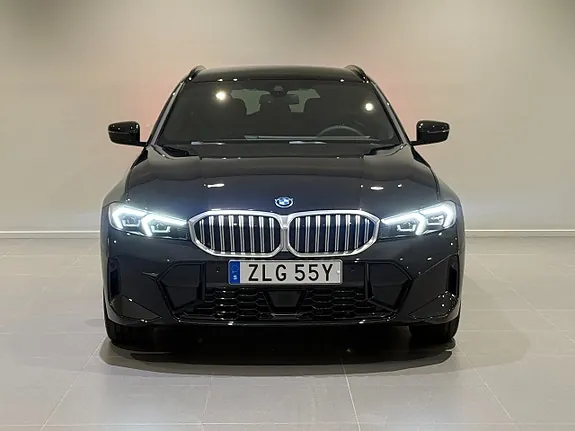 BMW 330E 2026 photo 2