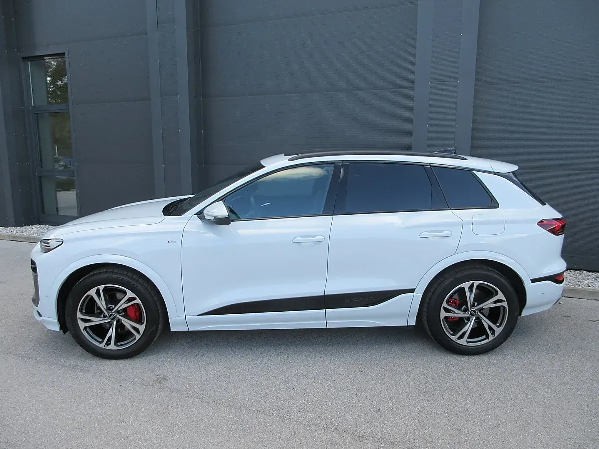 Audi Q6 2025 photo 2
