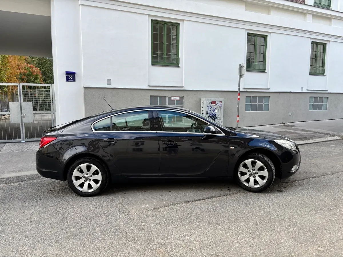 Opel Insignia 2010 photo 3