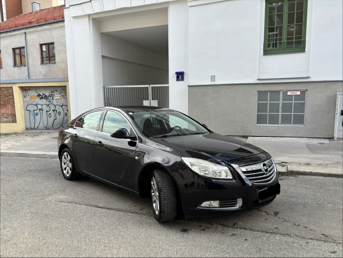 Opel Insignia 2010 photo 2