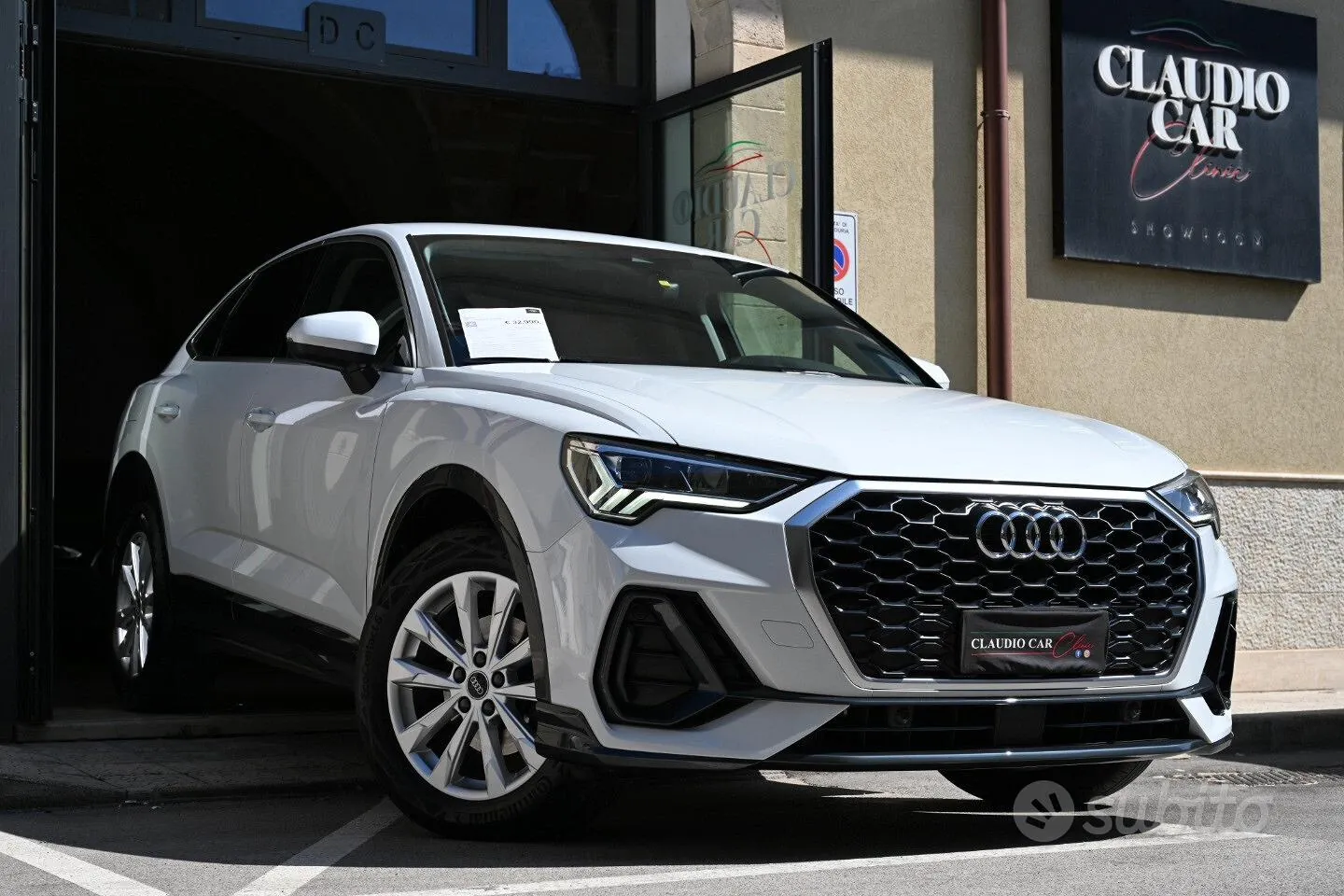 Audi Q3 2021 photo 2