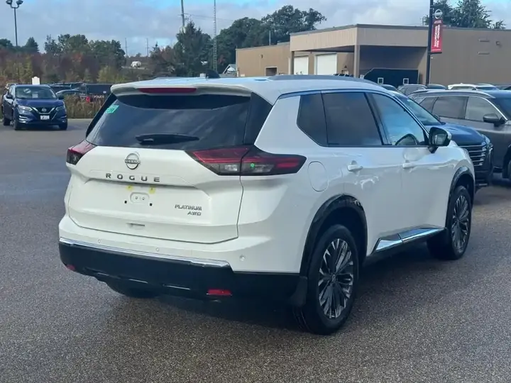 Nissan Rogue 2026 photo 4