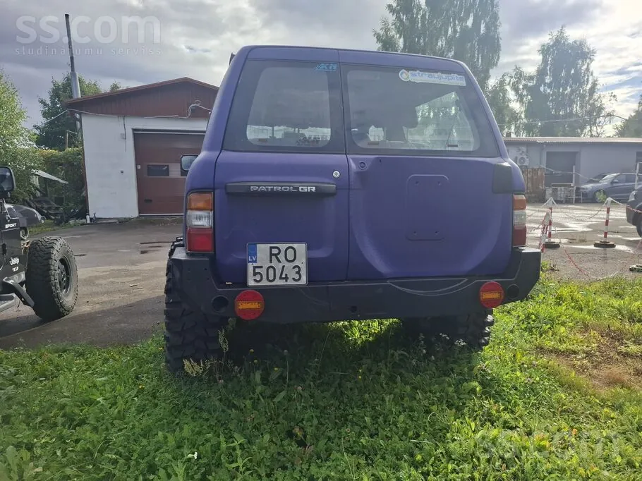 Nissan Patrol 2000 photo 4
