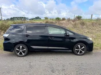 Toyota Wish 2012 photo 2
