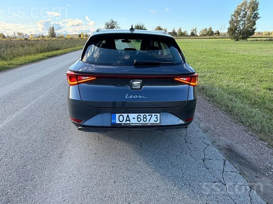 Seat Leon 2021 photo 2