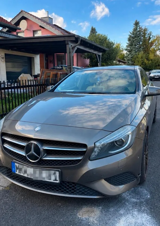 Mercedes-Benz A 180